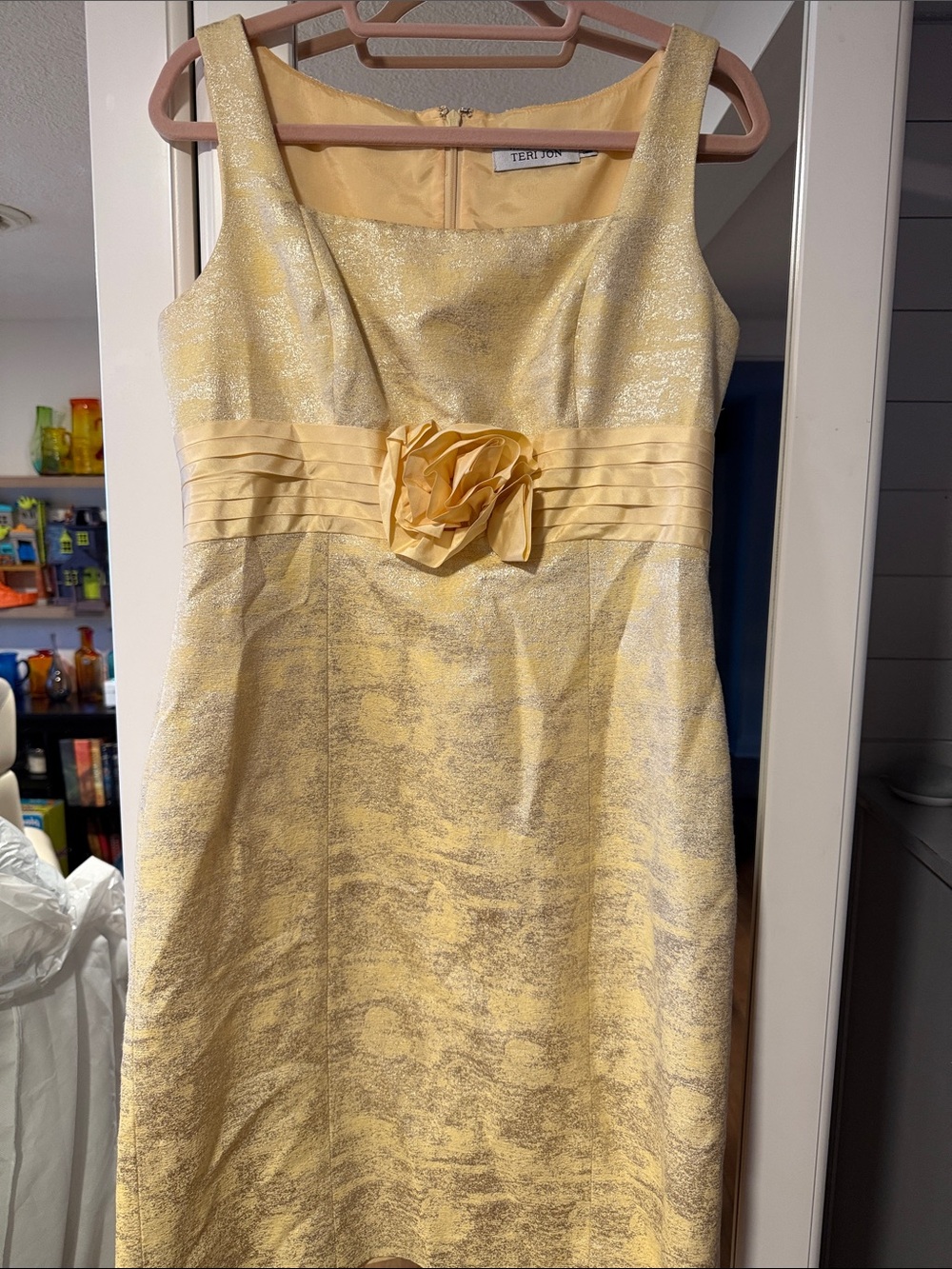 Teri Jon Rickie Freeman Gold Metallic Sheath Dress Size 10 Cocktail Mother of Br